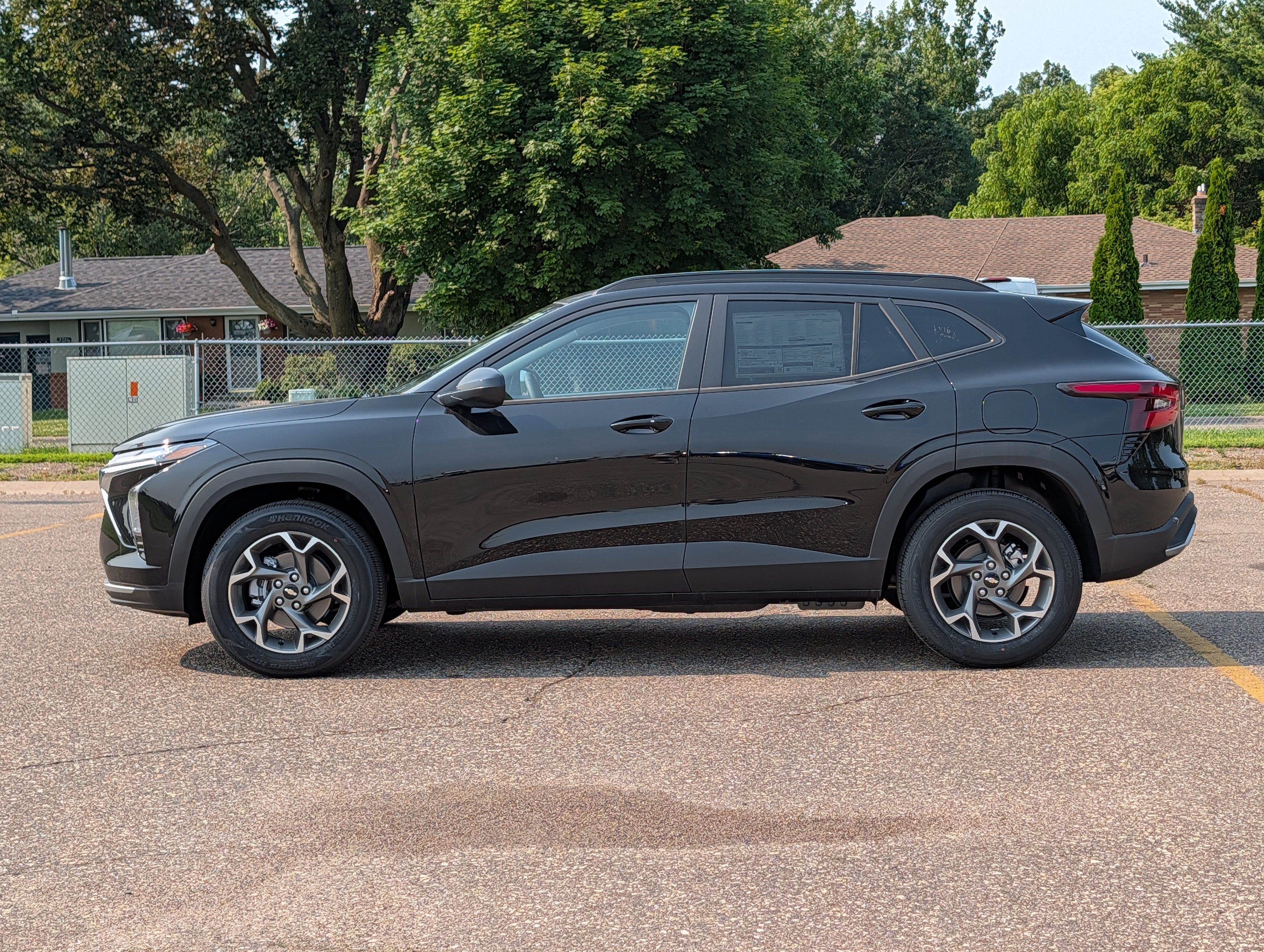 New 2026 Chevrolet Trax LT w/ Sunroof Package FWD image 5