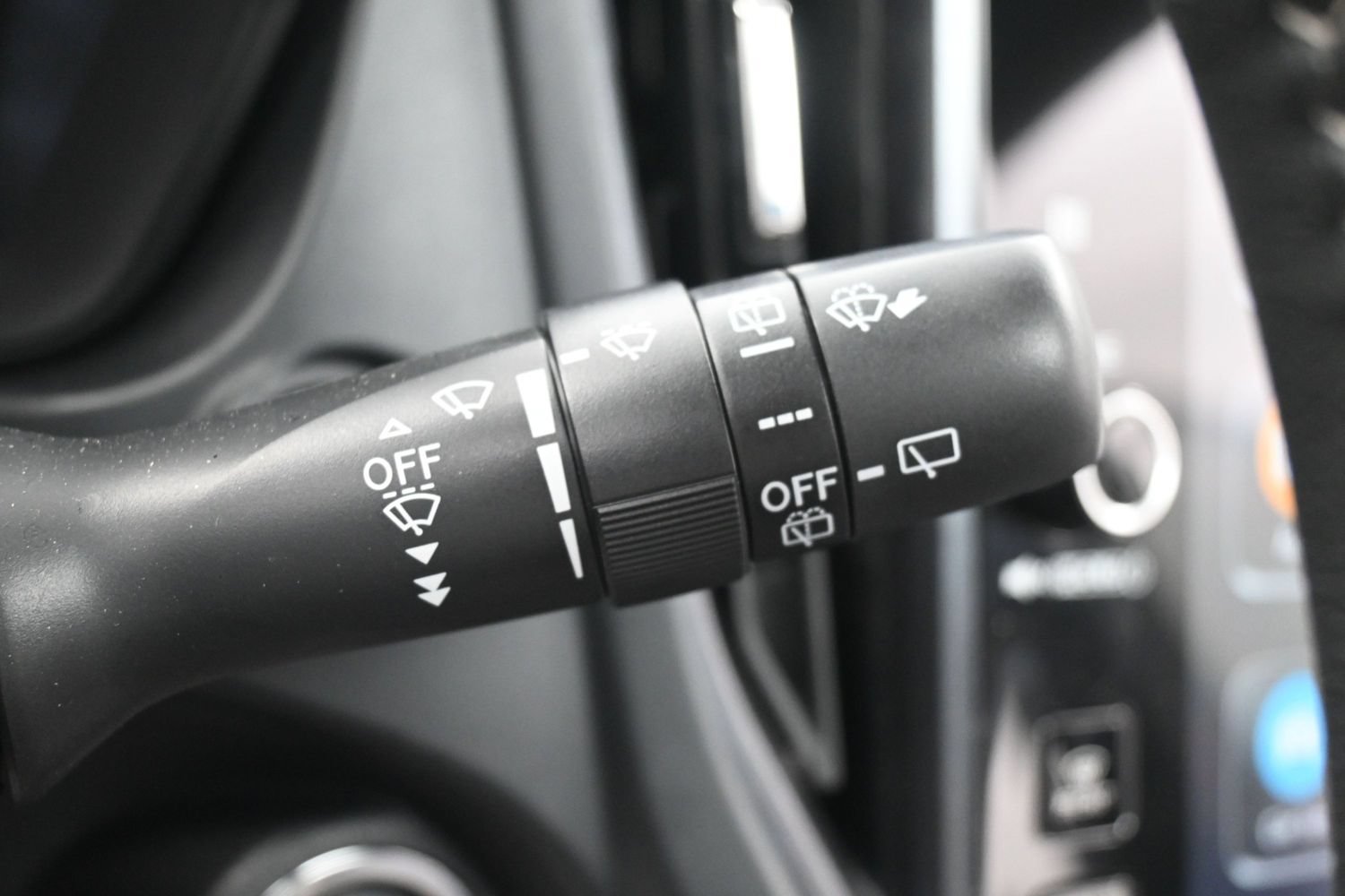 Certified 2025 Subaru Forester Premium AWD/4WD image 24
