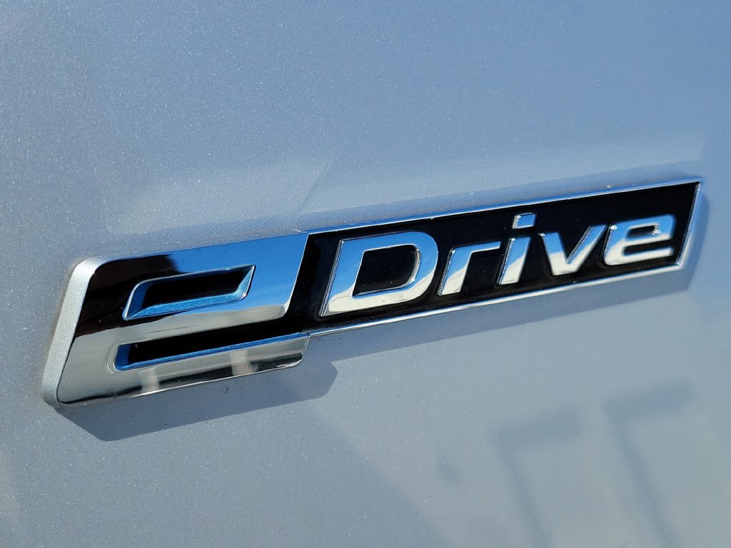 Used 2019 BMW 530e w/ Convenience Package RWD image 15