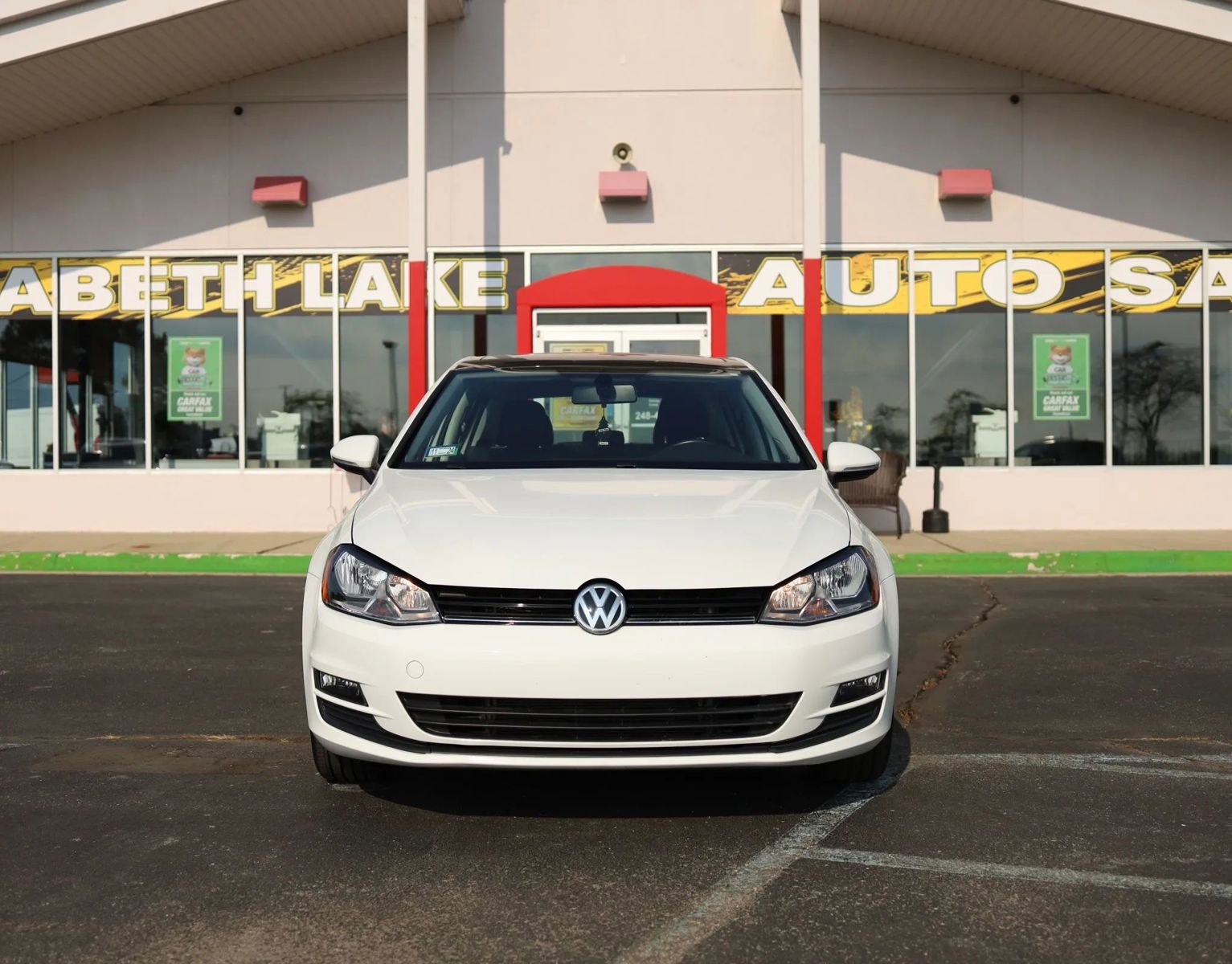 Used 2016 Volkswagen Golf SE image 2