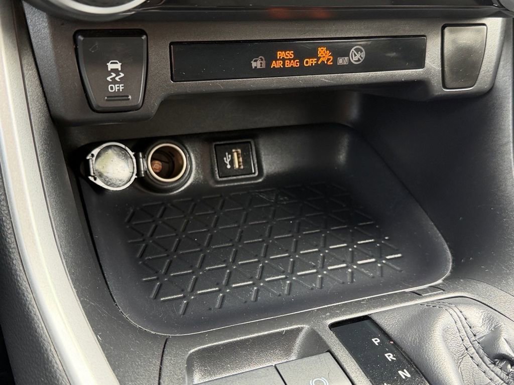 Used 2025 Toyota RAV4 XLE image 25