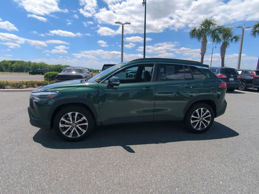 Used 2022 Toyota Corolla Cross XLE image 7