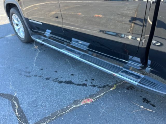 Used 2020 GMC Sierra 1500 SLT w/ SLT Premium Package RWD image 28