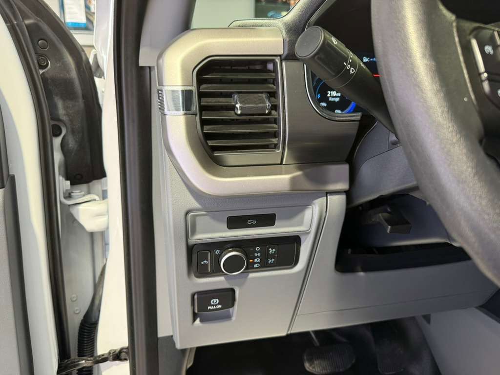 Used 2022 Ford F150 Lightning Pro image 21