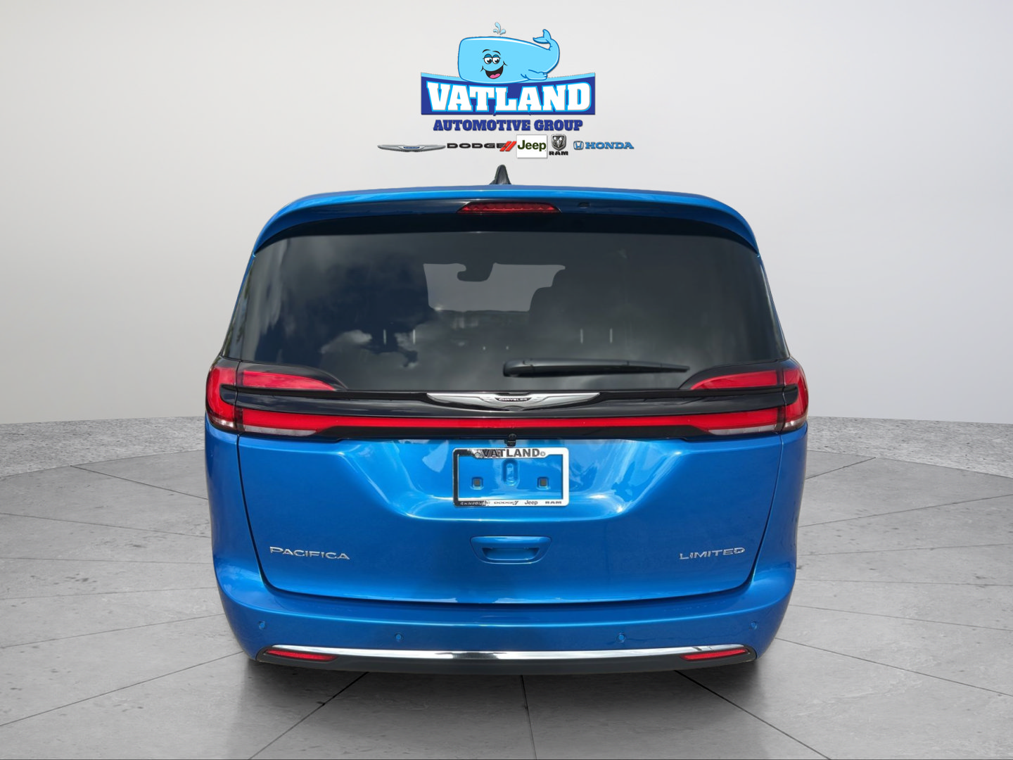 New 2026 Chrysler Pacifica Limited FWD image 4