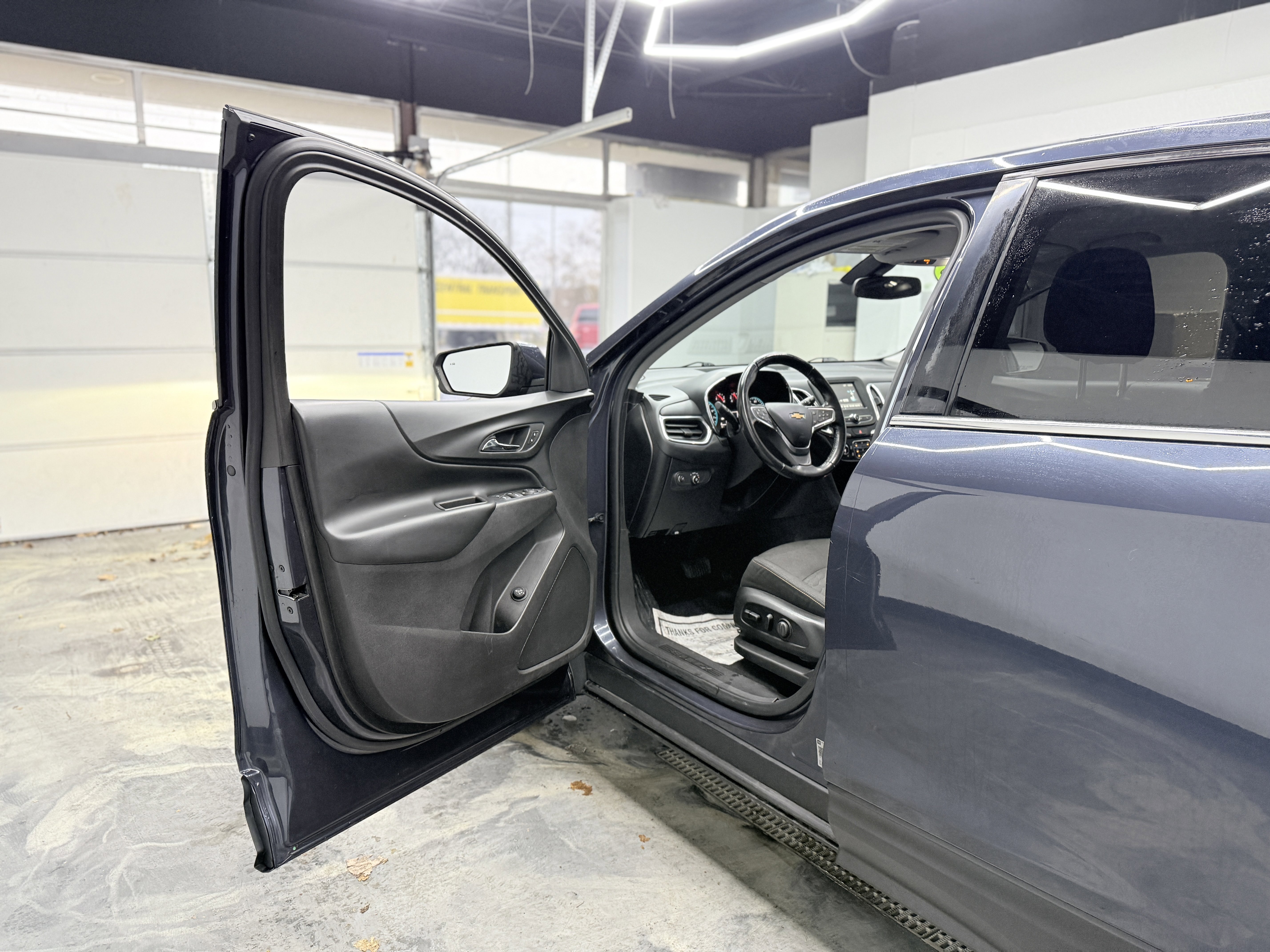 Used 2018 Chevrolet Equinox LT image 9