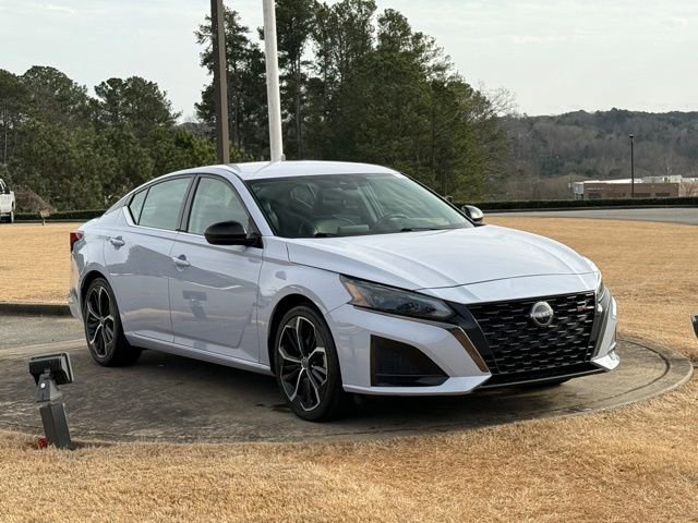 Used 2024 Nissan Altima 2.5 SR image 9