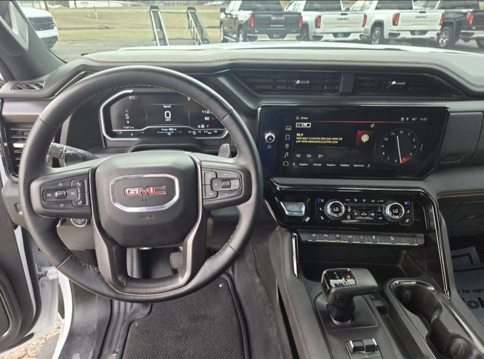 Used 2024 GMC Sierra 1500 AT4 w/ Technology Package AWD/4WD image 8