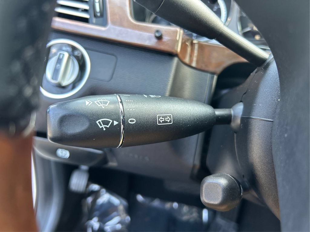 Used 2013 Mercedes-Benz E 350 Sedan image 20