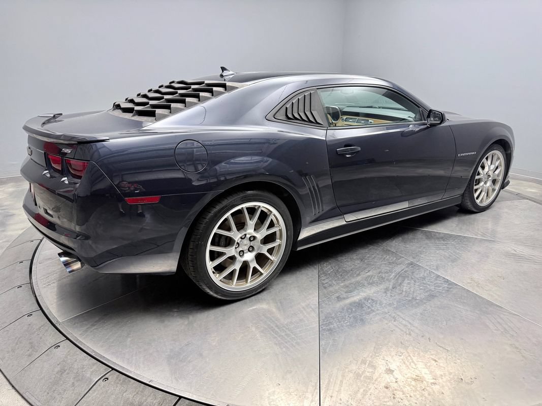 Used 2013 Chevrolet Camaro SS w/ Dusk Special Edition RWD image 5