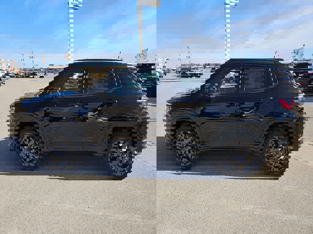 New 2026 Jeep Compass Latitude image 2