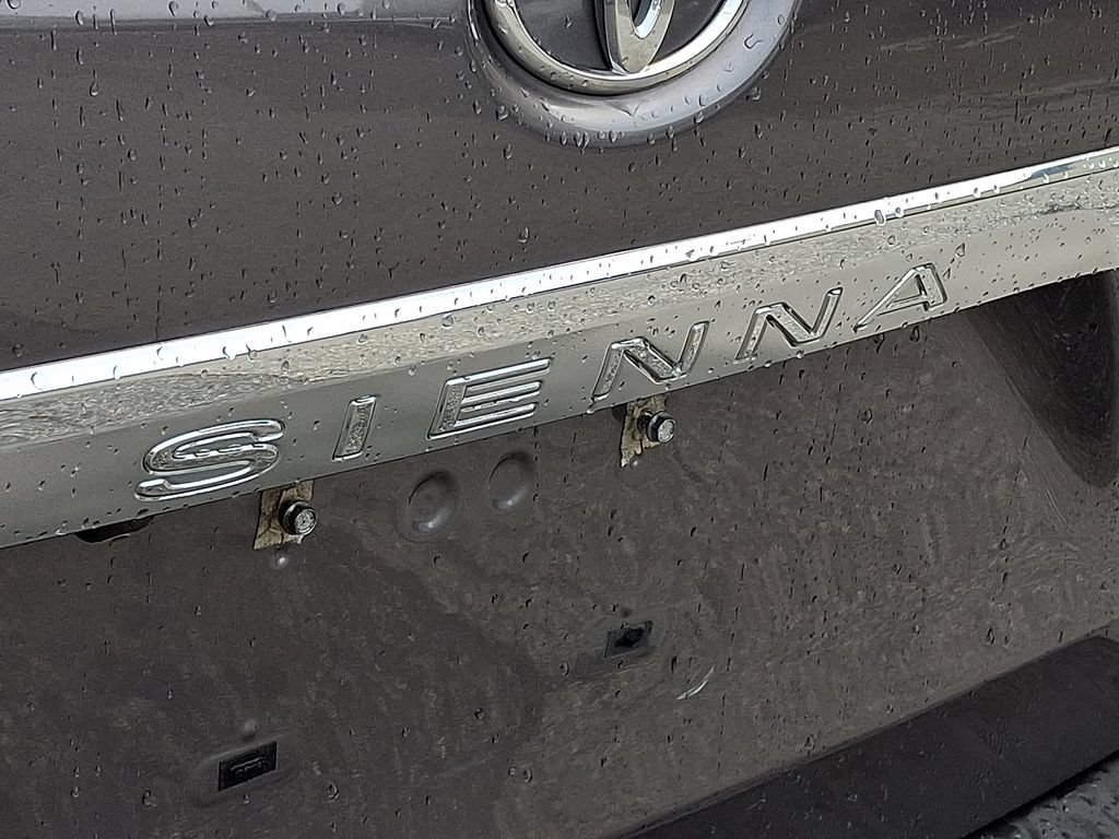 Used 2015 Toyota Sienna Limited Premium FWD image 32