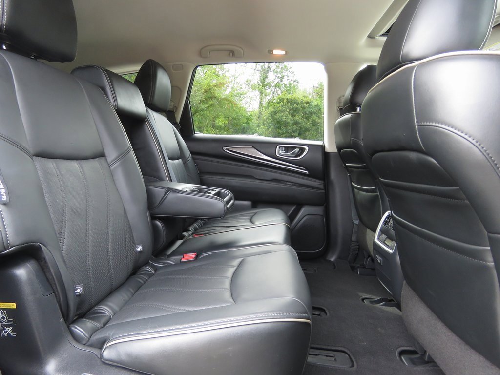 Used 2019 INFINITI QX60 Luxe w/ Essential Package image 17