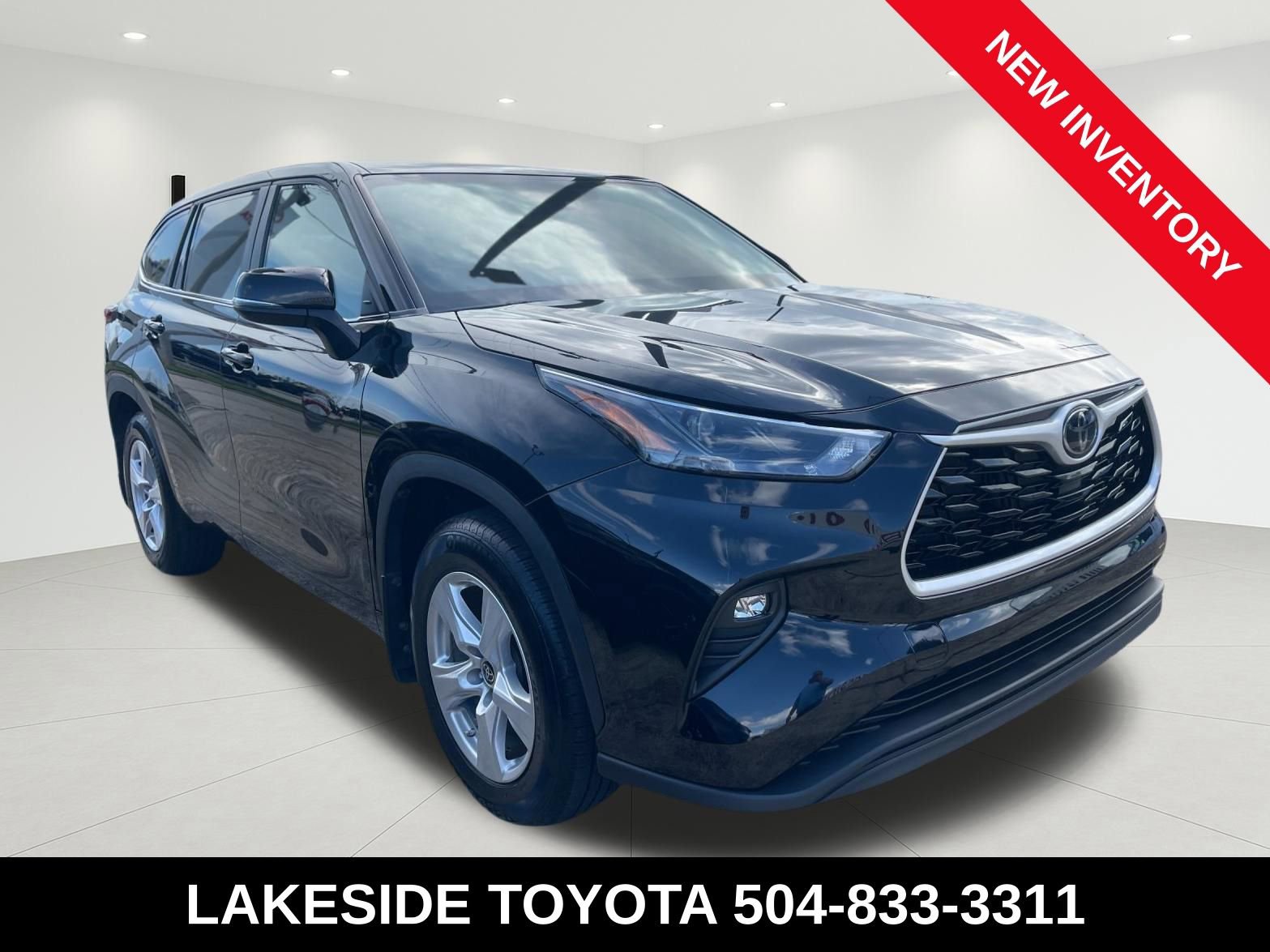 Used 2023 Toyota Highlander LE image 8