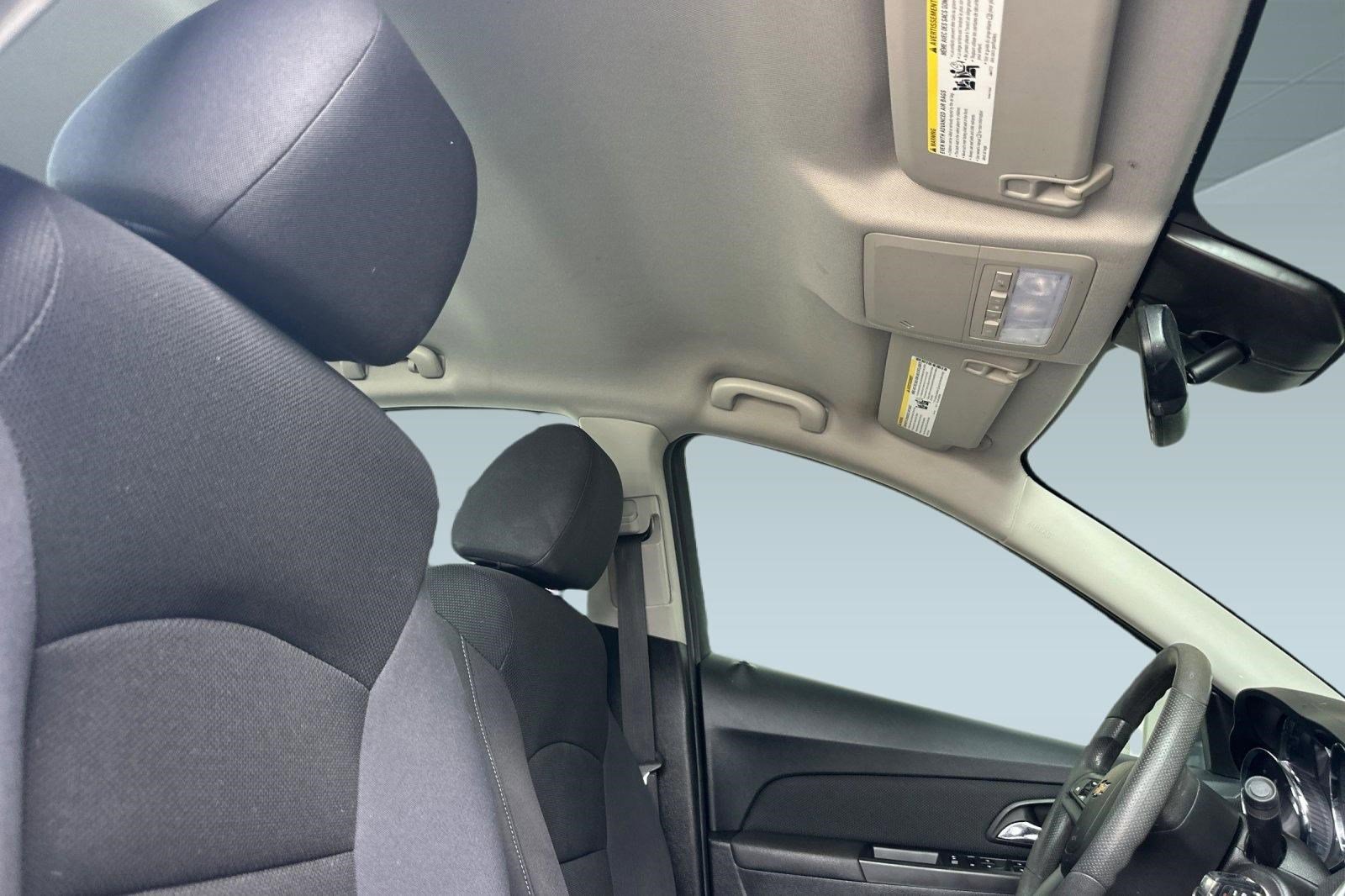 Used 2015 Chevrolet Cruze LT FWD image 15