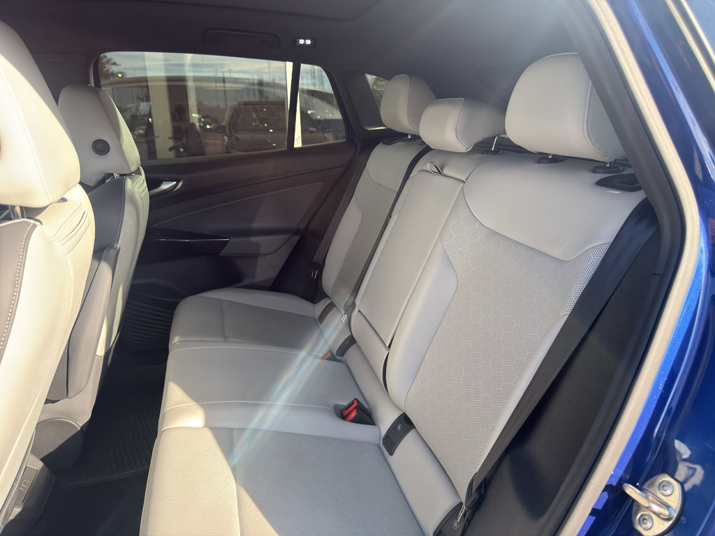 Used 2021 Volkswagen ID.4 Pro S w/ Gradient Package image 14