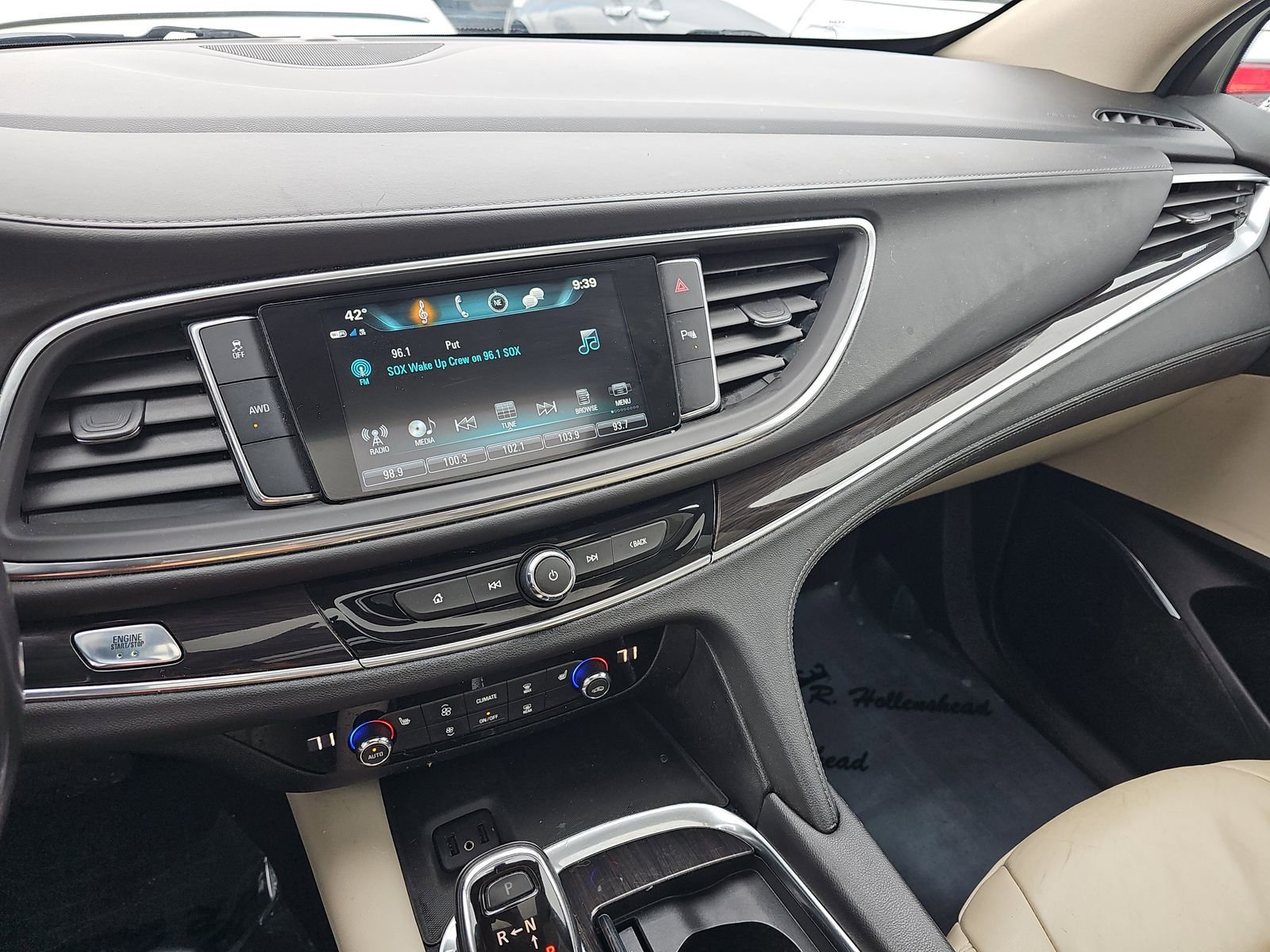Used 2019 Buick Enclave Essence image 13
