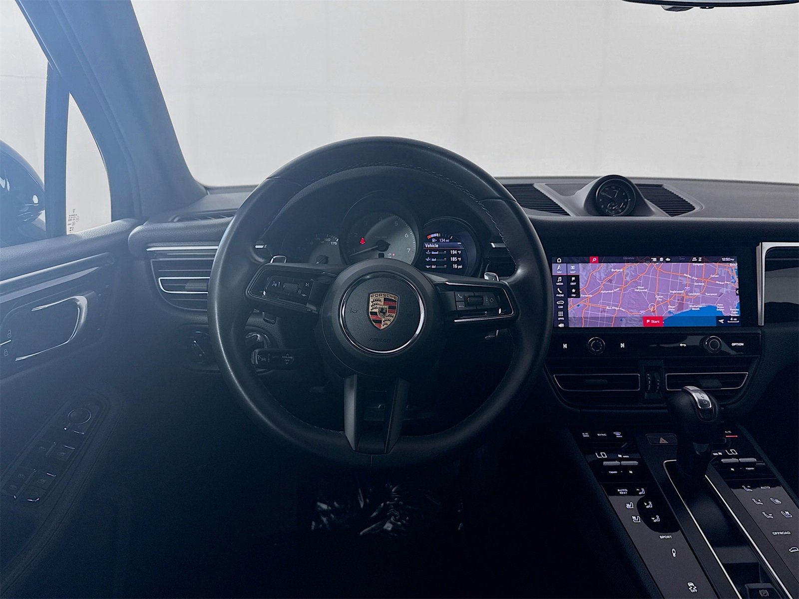 Used 2023 Porsche Macan S image 19