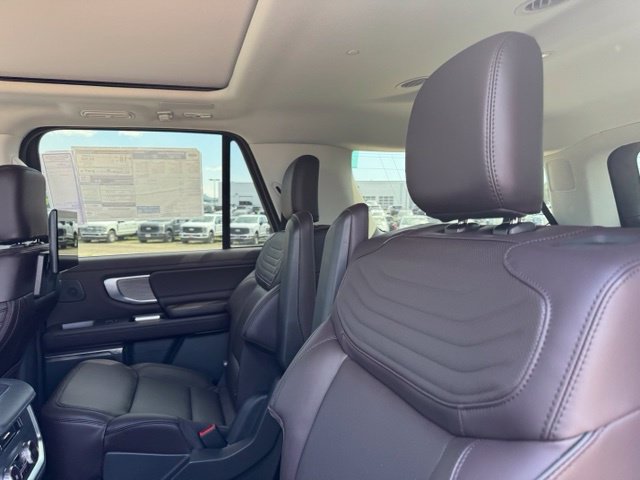 New 2026 Ford Expedition Max Platinum w/ Platinum Ultimate Package AWD/4WD image 16