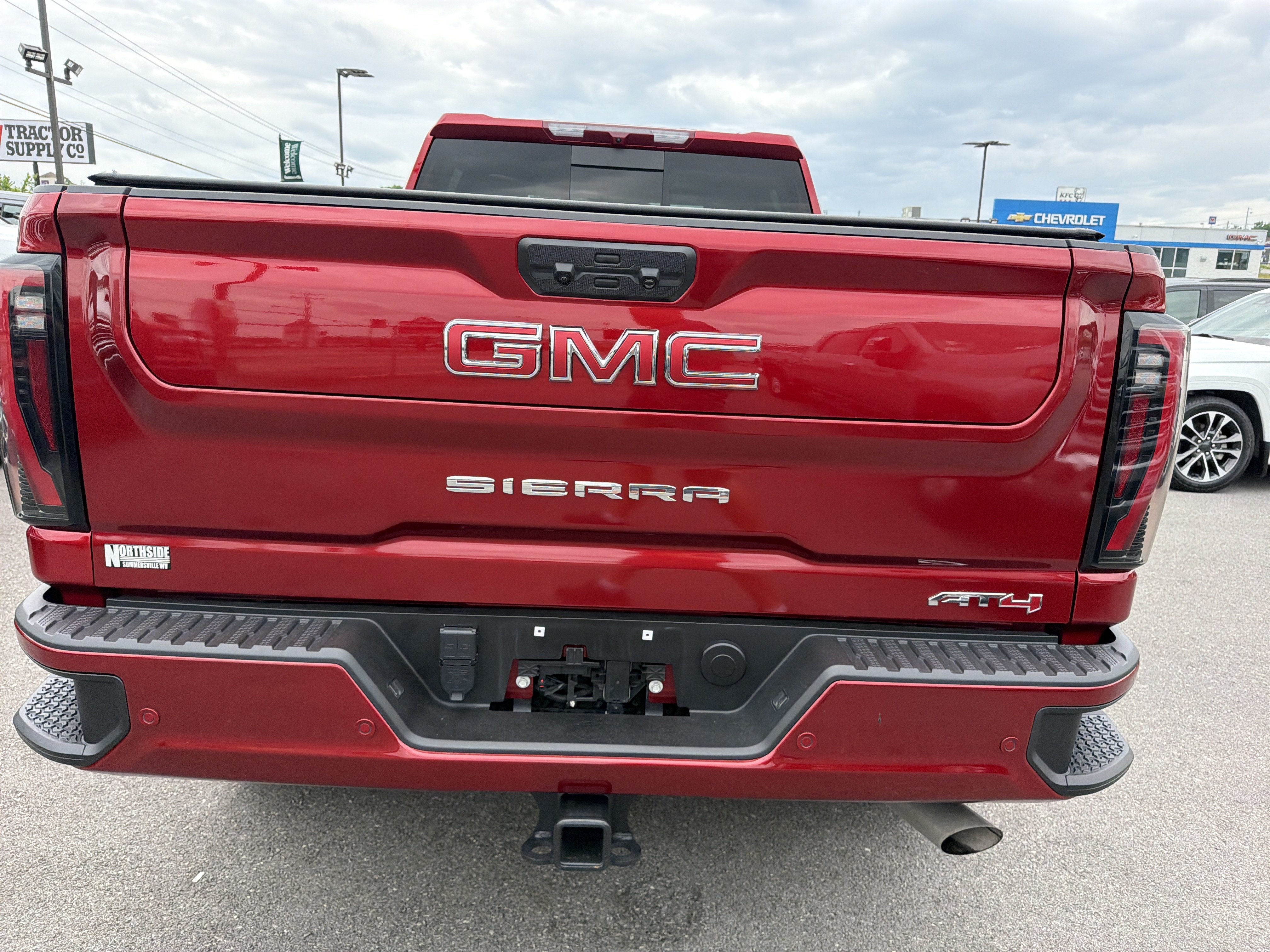 Used 2024 GMC Sierra 2500 AT4 w/ AT4 Preferred Package AWD/4WD image 7