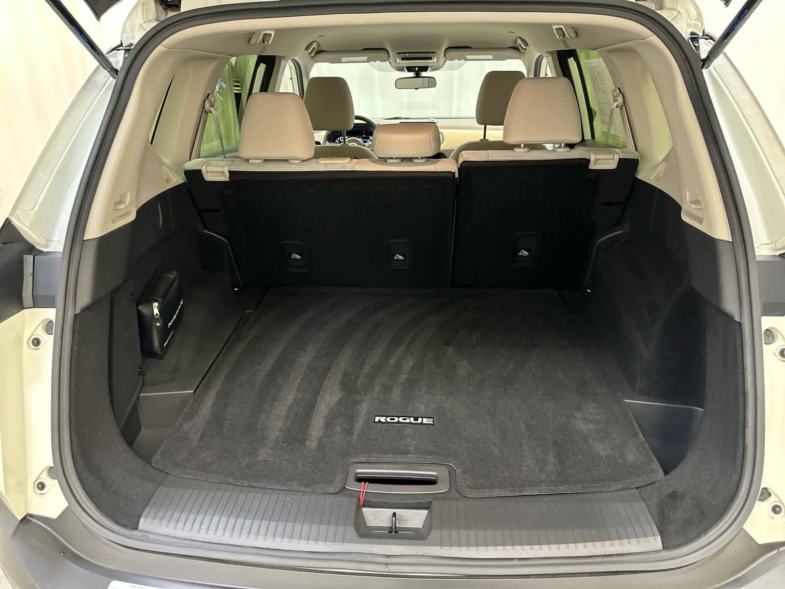 Certified 2023 Nissan Rogue SV AWD/4WD image 24