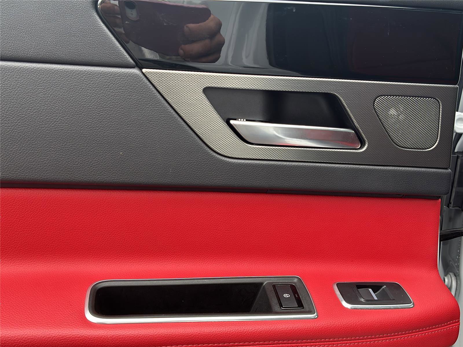 Used 2020 Jaguar XF Checkered Flag image 29