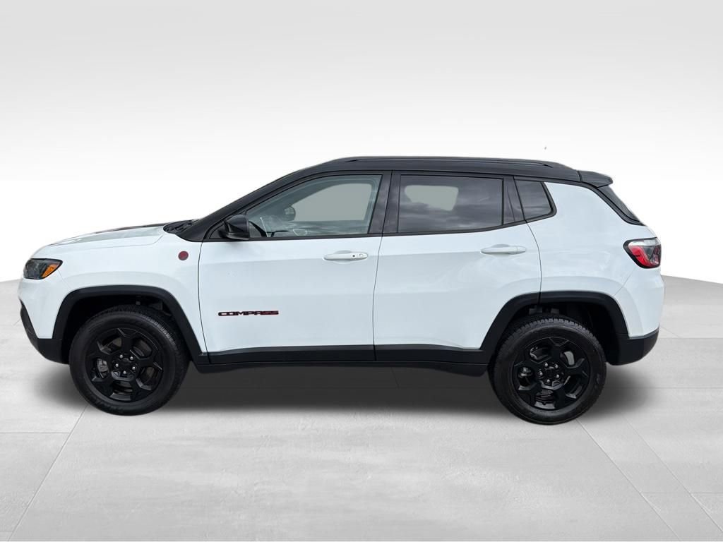 Used 2023 Jeep Compass Trailhawk image 2