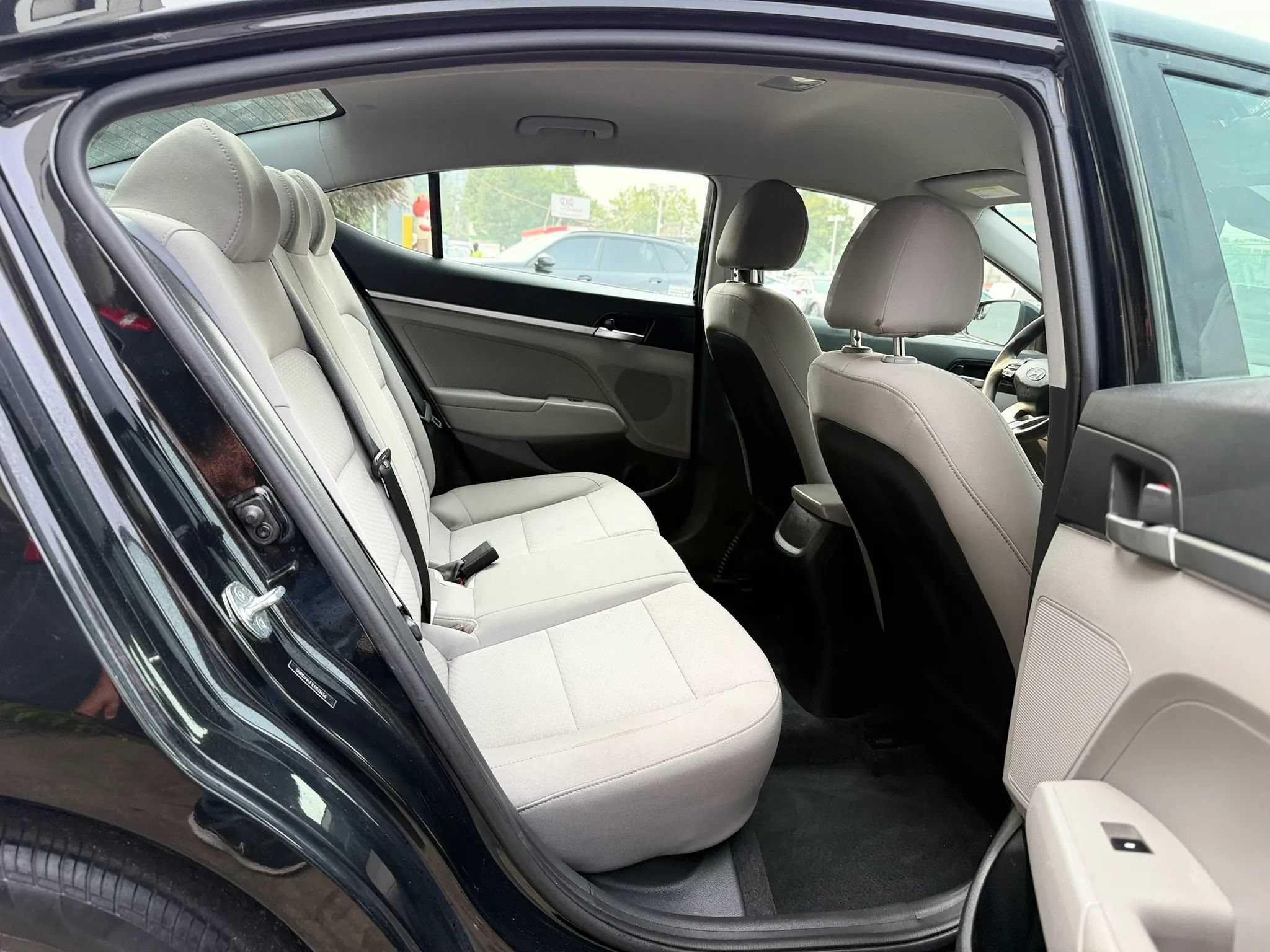 Used 2020 Hyundai Elantra SE FWD image 27
