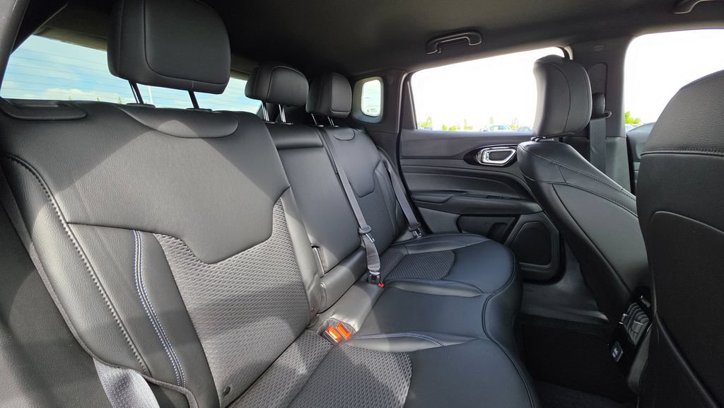 New 2026 Jeep Compass Latitude AWD/4WD image 14