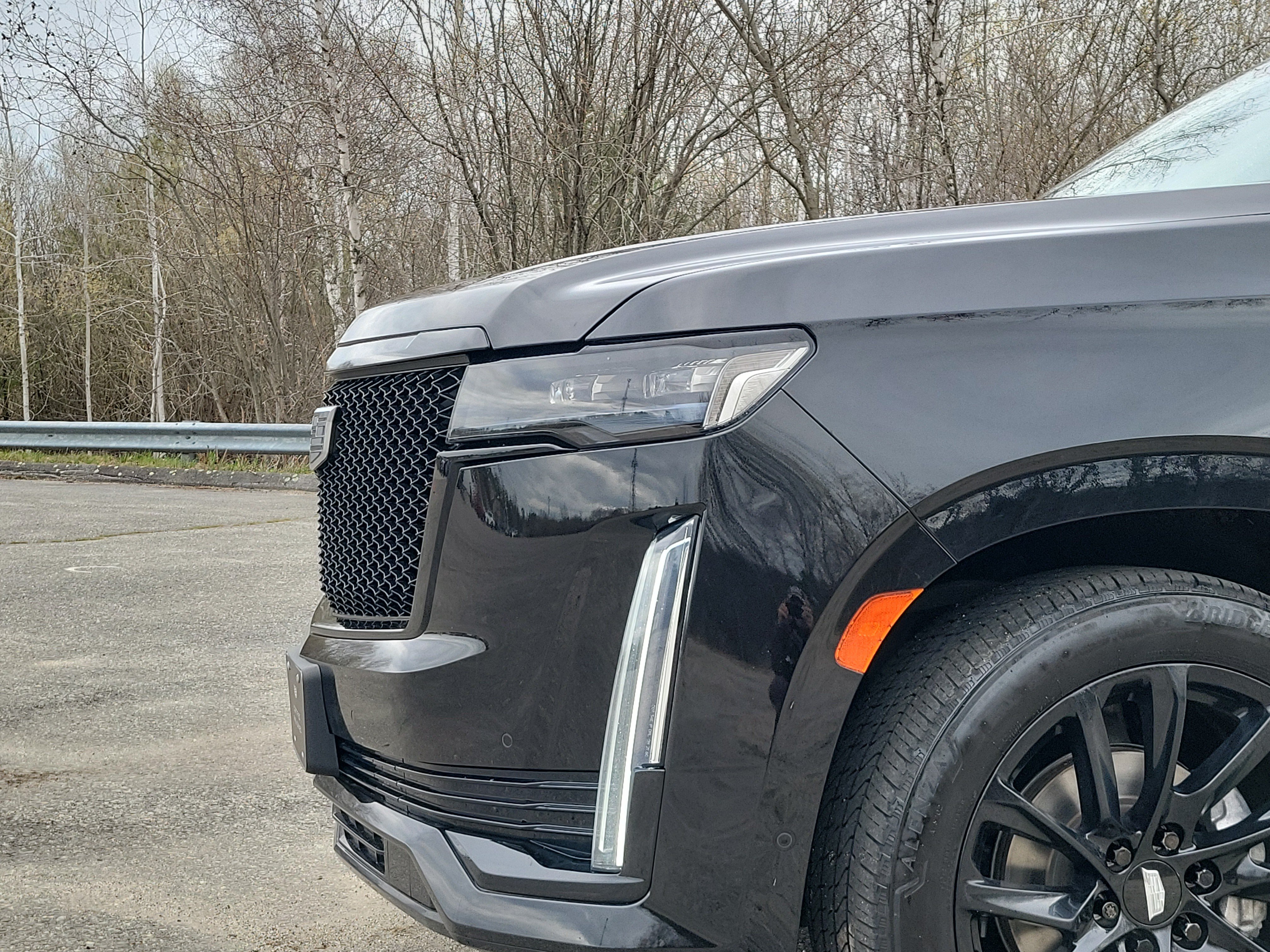Certified 2024 Cadillac Escalade ESV Sport Platinum w/ LPO, ONYX Package AWD/4WD image 9