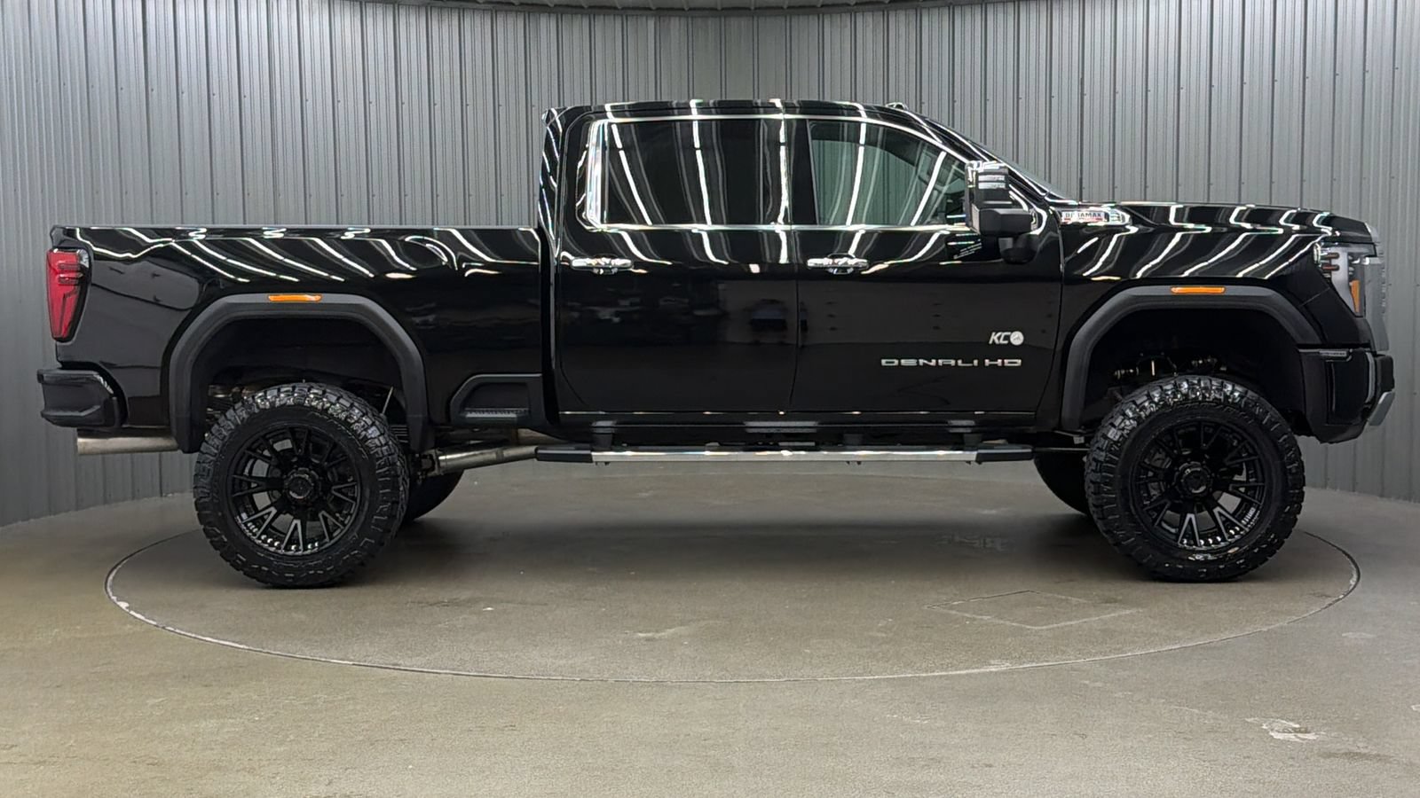 Used 2026 GMC Sierra 2500 Denali w/ Denali Reserve Package AWD/4WD image 6