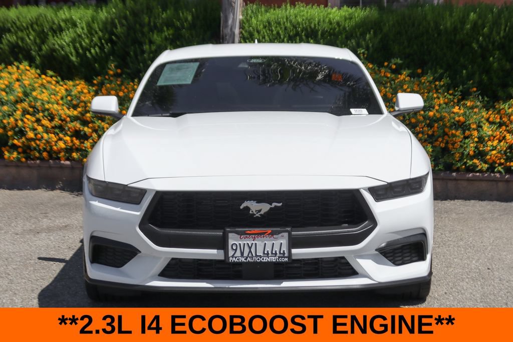 Used 2025 Ford Mustang Coupe RWD image 3
