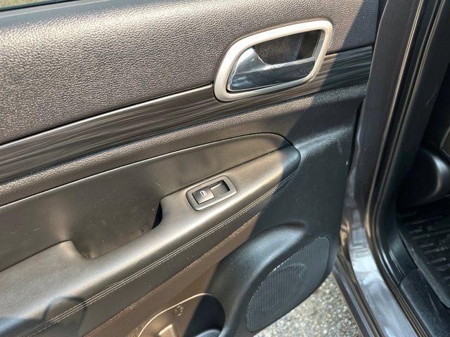 Used 2021 Jeep Grand Cherokee Laredo X AWD/4WD image 14