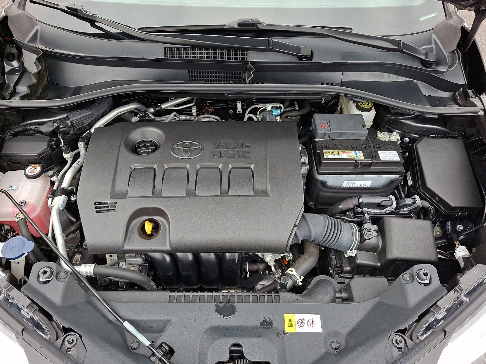 Used 2022 Toyota C-HR XLE image 27