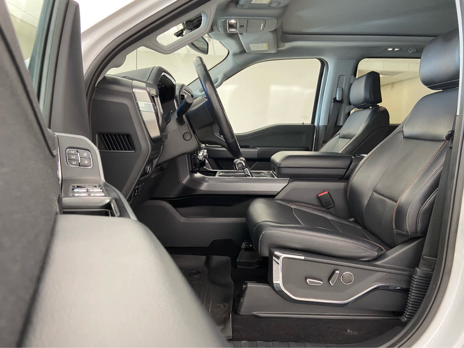 Used 2023 Ford F150 Lariat w/ Equipment Group 502A High image 13