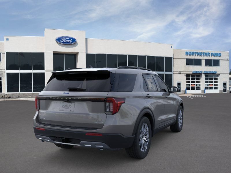 Used 2026 Ford Explorer Active w/ Active Comfort Package AWD/4WD image 8