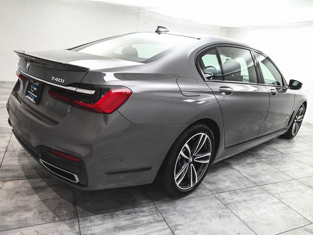 Used 2022 BMW 740i xDrive w/ M Sport Package image 6