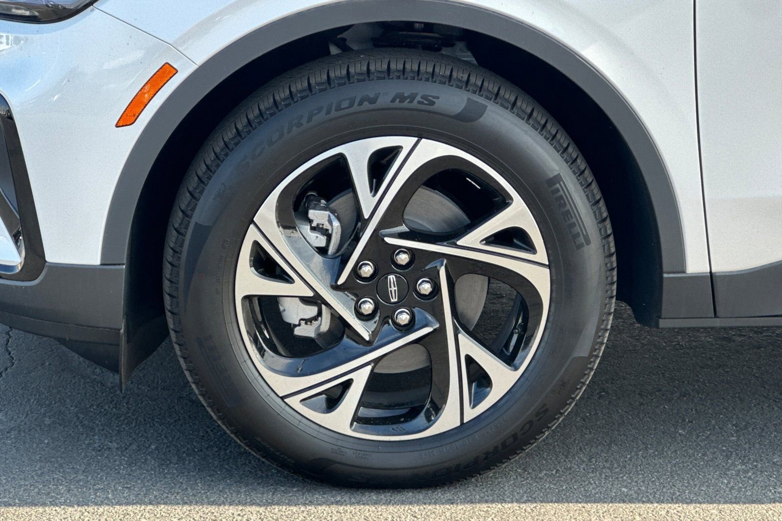 New 2026 Lincoln Nautilus Premier w/ Jet Appearance Package image 25