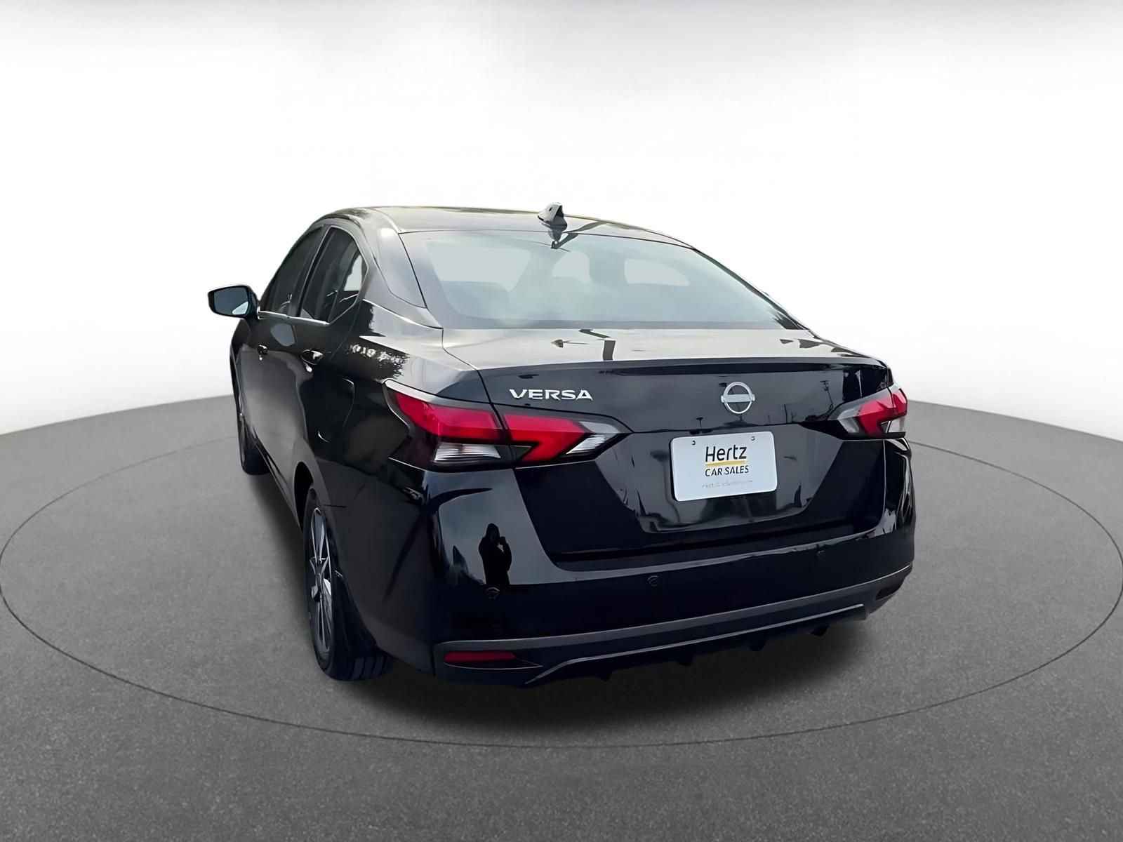 Used 2025 Nissan Versa SV w/ Trunk Package image 11