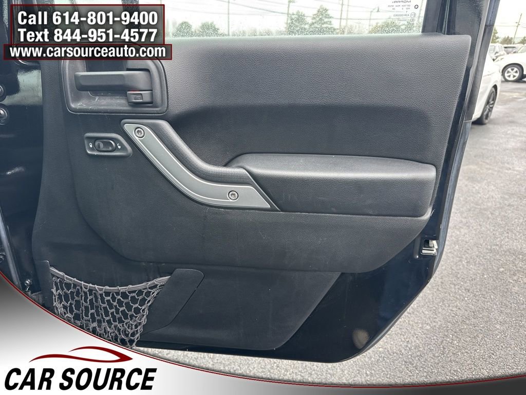 Used 2013 Jeep Wrangler Unlimited Sahara w/ Connectivity Group image 32