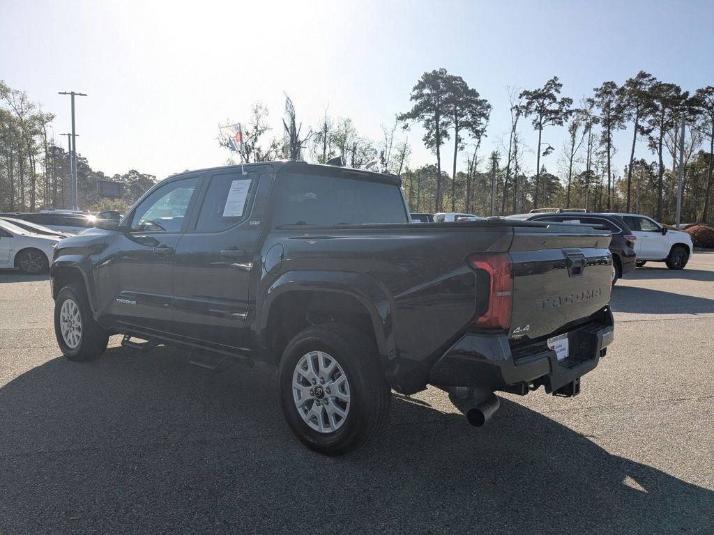 Used 2024 Toyota Tacoma SR5 AWD/4WD image 9