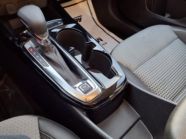 Used 2025 Chevrolet Trax LT w/ LT Convenience Package image 65