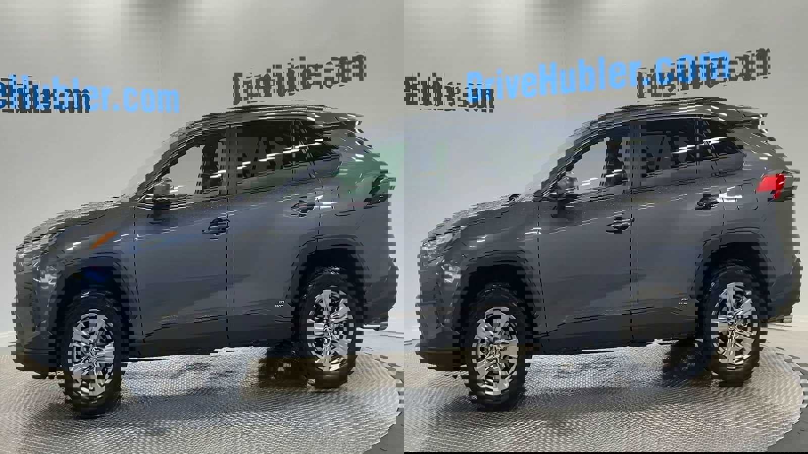 Used 2025 Toyota RAV4 XLE image 5