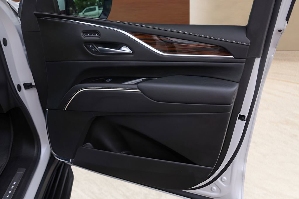 Certified 2023 Cadillac Escalade Premium Luxury w/ Performance Package image 30