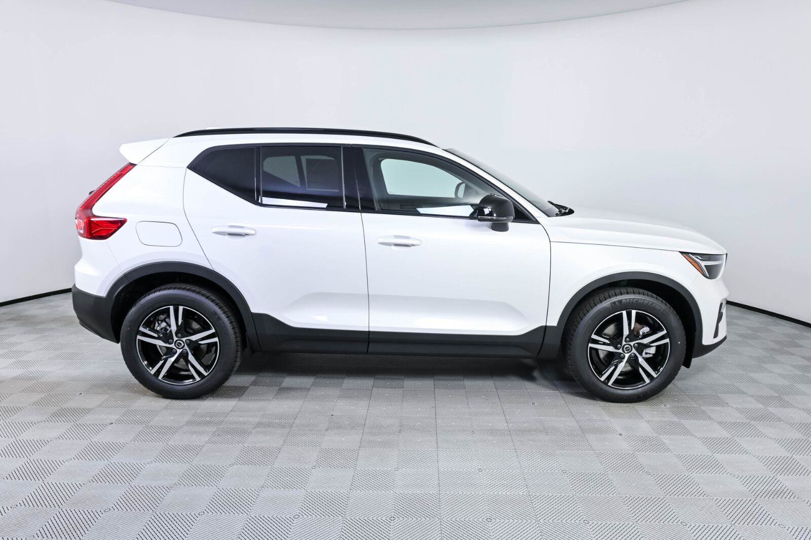 New 2026 Volvo XC40 B5 Core w/ Protection Package Premier AWD/4WD image 26
