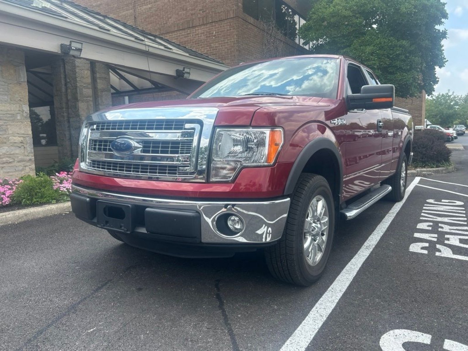 Used 2014 Ford F150 XLT w/ XLT Chrome Package RWD image 2