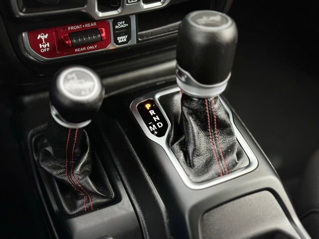 Used 2023 Jeep Wrangler Unlimited Rubicon w/ Cold Weather Group AWD/4WD image 13