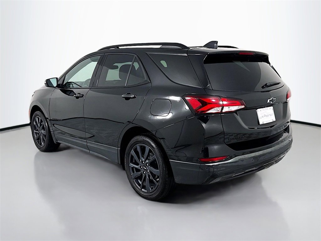Used 2022 Chevrolet Equinox RS w/ RS Leather Package image 3