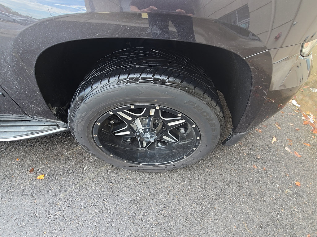 Used 2015 Chevrolet Tahoe LTZ AWD/4WD image 2