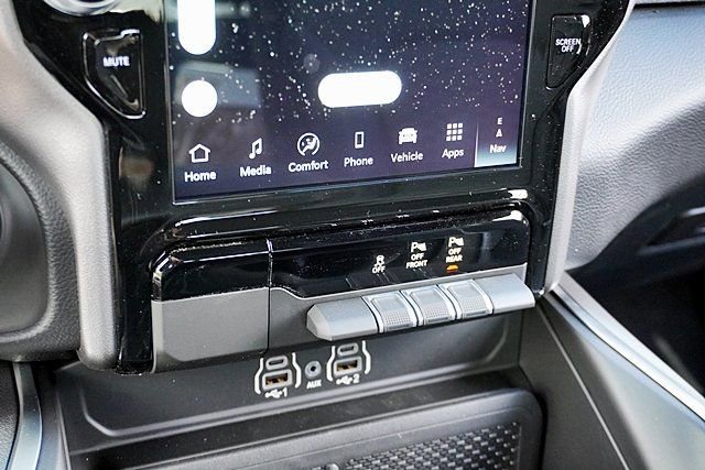 New 2026 RAM 1500 4x4 Crew Cab image 34